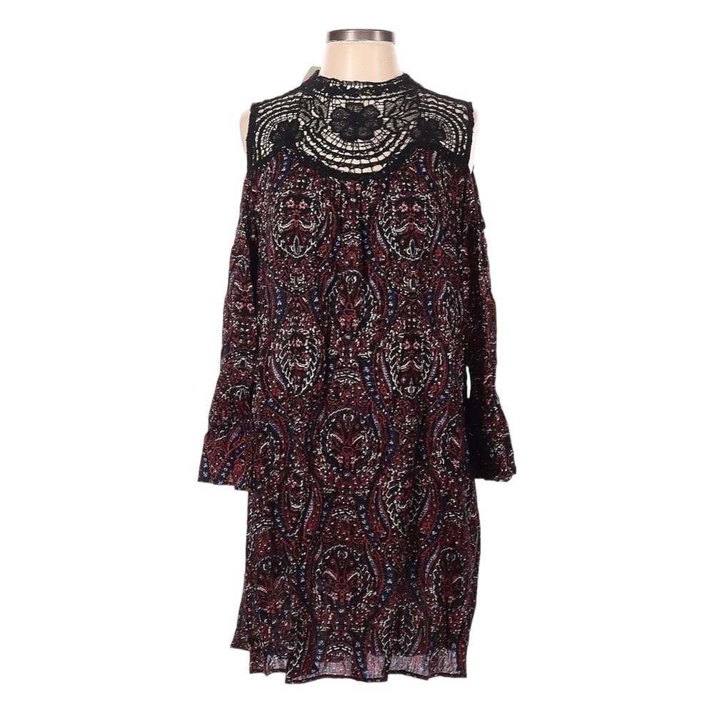 Angie Lace Cold Shoulder Long Bell Sleeve Boho Dress Size S NWT Francesca’s
